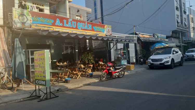 Đà Nẵng: Nhiều hàng quán, điểm mua sắm ven biển vắng tanh khách tham quan da nang nhieu hang quan diem mua sam ven bien vang tanh khach tham quan