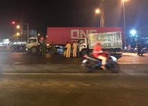 Nam thanh niên tử vong sau va chạm với xe tải trong đêm