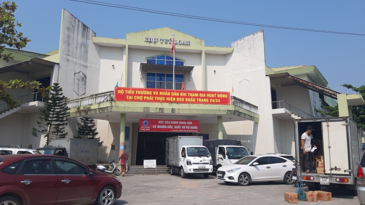 Đà Nẵng: 133 người dân phải nhập viện sau khi ăn đồ chay mua từ chợ Túy Loan