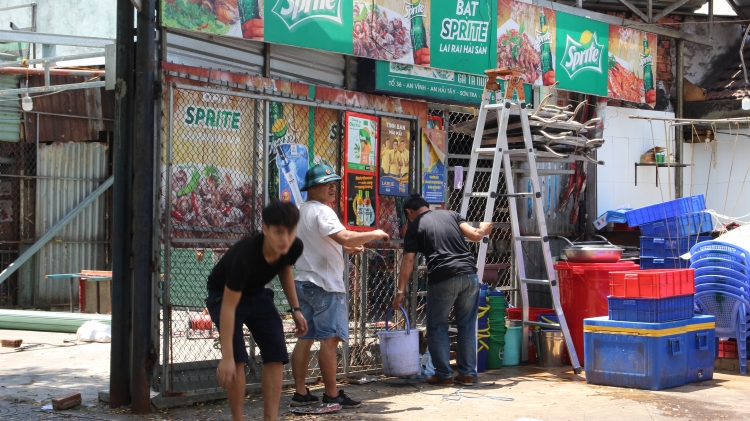 da nang thao do hang loat quan tam trai phep quanh khu vuc cau rong