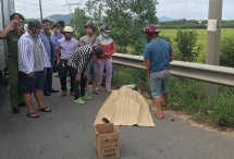 da nang xe may va cham voi o to mot nguoi tu vong thuong tam