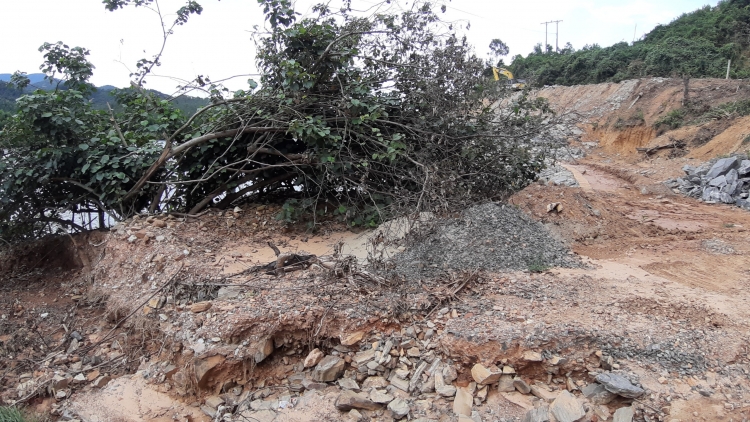 da nang mua mua bao dang can ke ke chong sat lo van ngon ngang