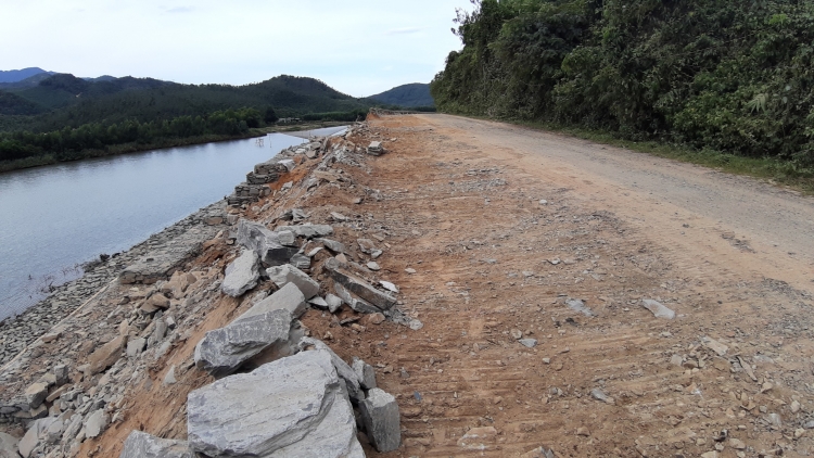 da nang mua mua bao dang can ke ke chong sat lo van ngon ngang