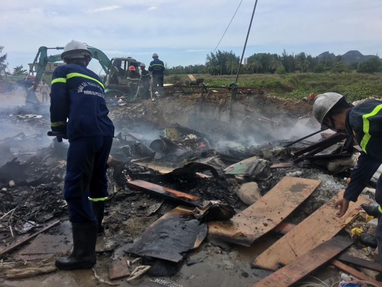 lua chay ngun ngut canh cong trinh khach san 5 sao o da nang