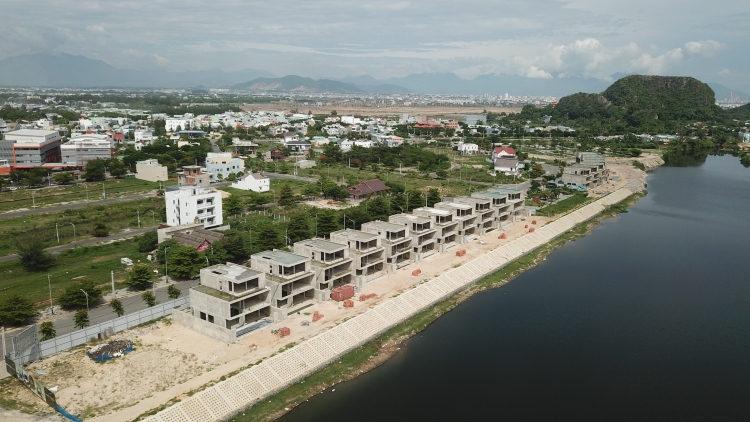 can canh 36 can biet thu ven song co co bi rut giay phep o da nang