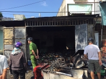Cháy quán tạp hóa trong lúc chủ đóng cửa đi ăn trưa
