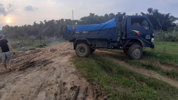 quang nam cat tac long hanh ven song thu bon chinh quyen bat luc