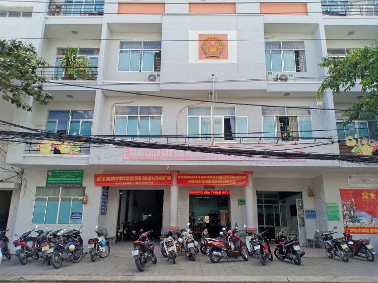 kiem diem can bo phuong o tp da nang quat nat cong dan khi cong chung