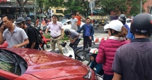 Ôtô tông hàng loạt xe máy ngay trung tâm Đà Nẵng