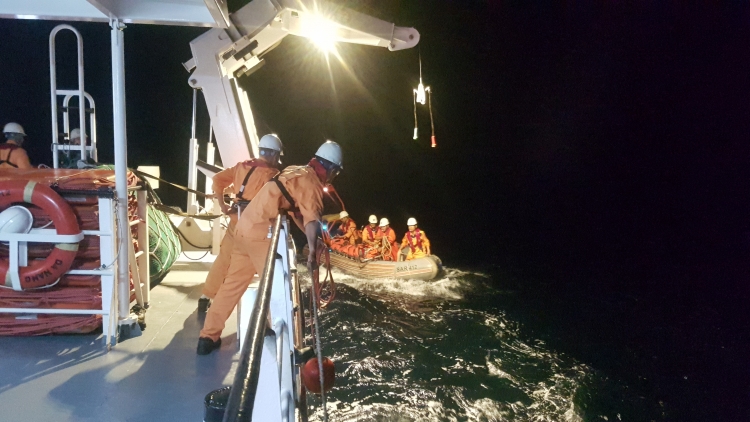 Tức tốc cứu nạn ngư dân bị chấn thương sọ não trên vùng biển Đà Nẵng