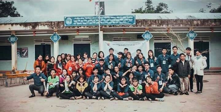 thien nguyen tet gan ket den voi hoc sinh vung cao quang nam