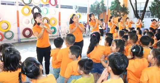 Đề xuất không giảm biên chế với giáo viên mầm non, khích lệ “cô nuôi dạy trẻ”