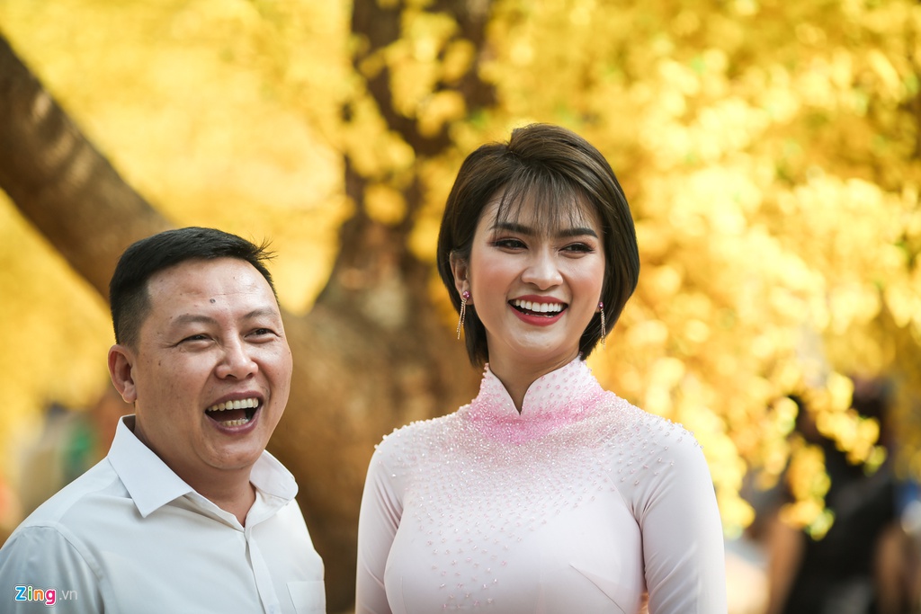 Dịch vụ trang điểm, cho thuê áo dài chụp ảnh bên hoa mai ở TP.HCM dich vu trang diem cho thue ao dai chup anh ben hoa mai o tphcm