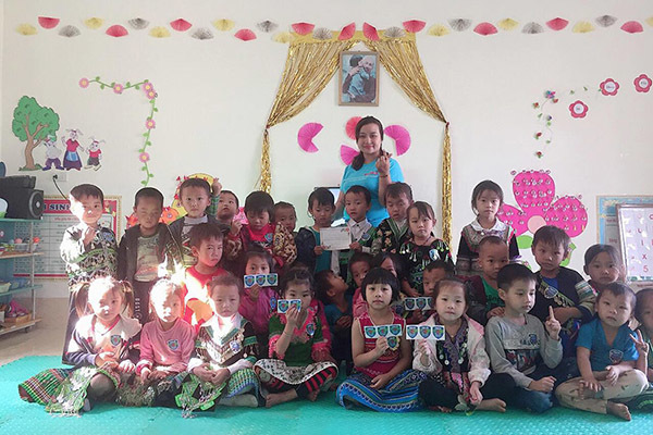 Cô giáo mầm non bán nông sản sạch gây quỹ cho học sinh vùng cao