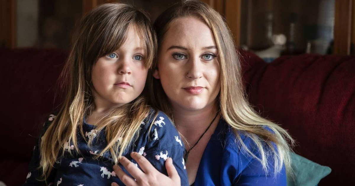 Không đủ tiền tẩy nốt ruồi, bà mẹ đơn thân “nhận án” ung thư da sau 1 năm