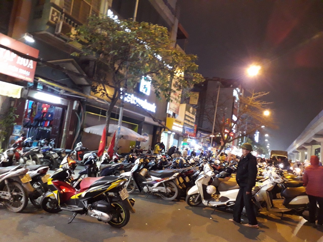 Hà Nội những ngày cận tết: Tắc mọi ngả đường, mọi thời điểm