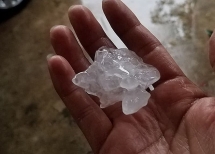 Nhiều tỉnh xuất hiện mưa đá vào 30 Tết