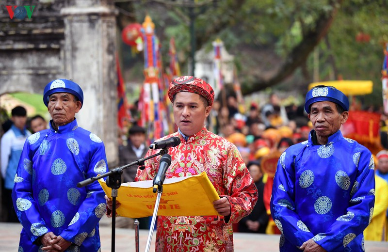 hang van du khach du le khai hoi den soc xuan canh ty 2020