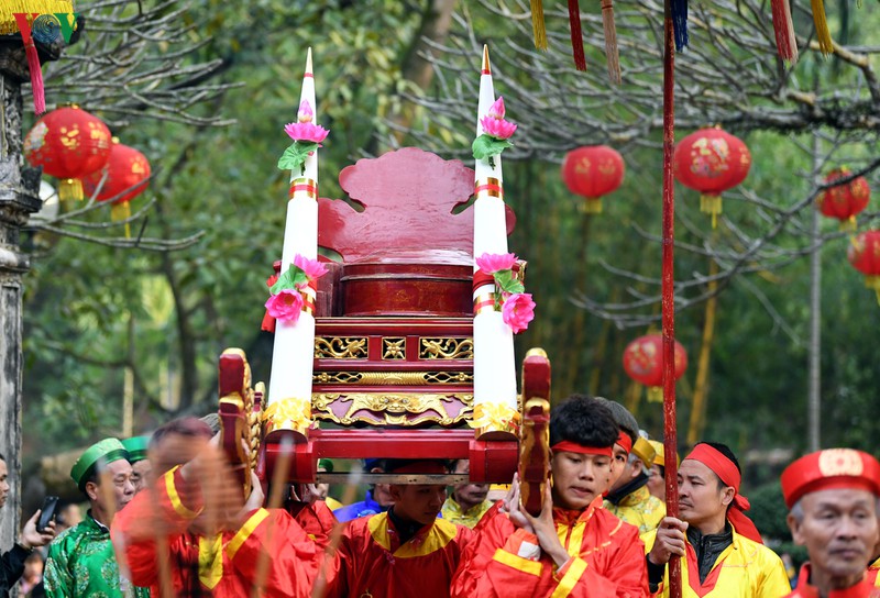 hang van du khach du le khai hoi den soc xuan canh ty 2020