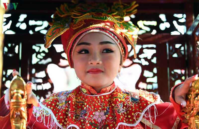 hang van du khach du le khai hoi den soc xuan canh ty 2020