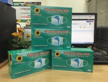 Khẩu trang, nước rửa tay khô cháy hàng, loạn giá vì virus corona