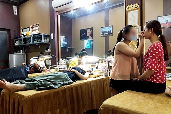 Làm đẹp đón Tết: Coi chừng nhiễm bệnh khi phun xăm thẩm mỹ