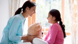 Báo động lỗ hổng giáo dục giới tính từ gia đình