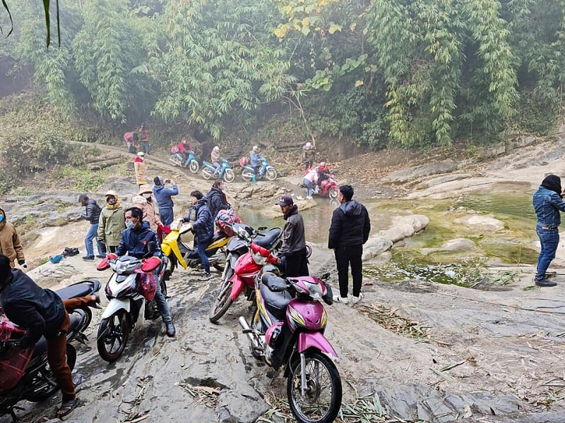 Mang đông ấm yêu thương tới các em nhỏ Cao Bằng