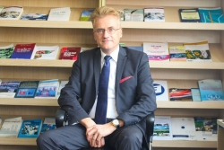 Chuyên gia nước ngoài: Nợ công của Việt Nam được kiểm soát tốt