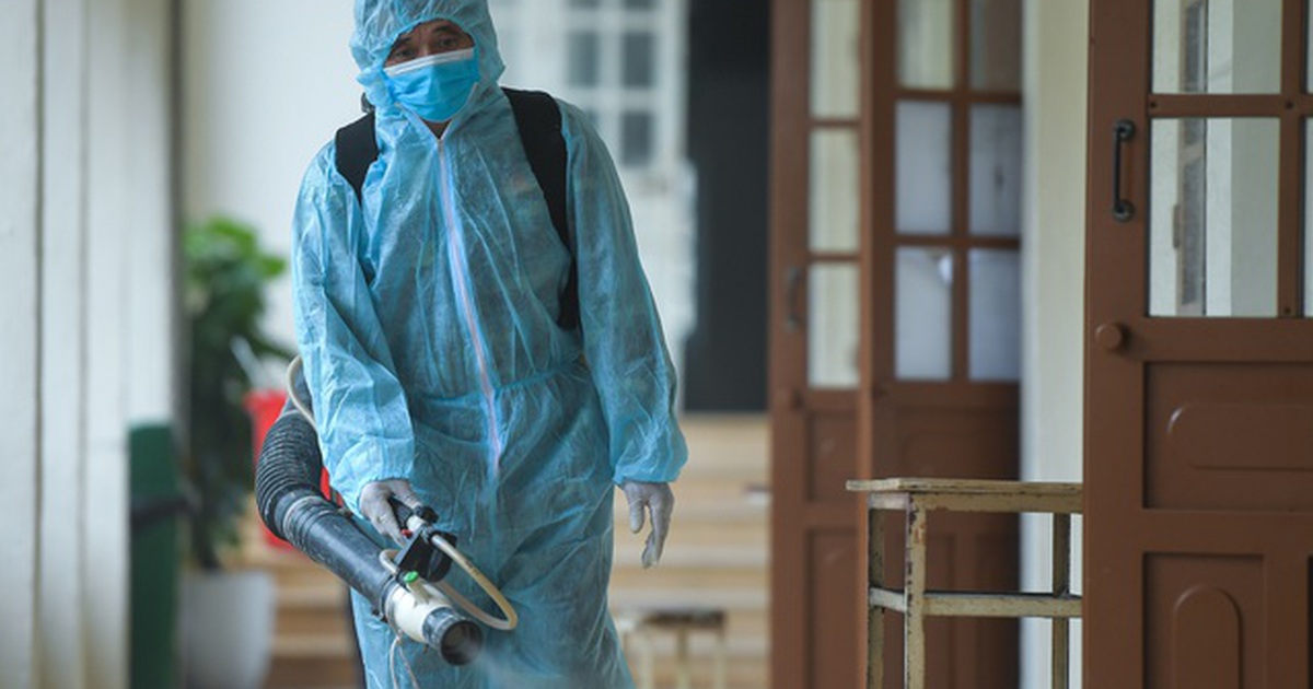 Hà Nội: Trường THPT Phan Đình Phùng nghỉ học khẩn cấp vì ca F1