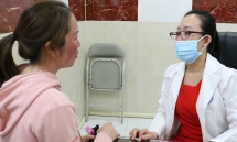 Rước họa vì dùng nhiều mỹ phẩm làm đẹp ngày Tết