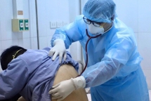 Bác sĩ chống dịch Corona ở khu vực cách ly "cứ sợ sệt, trốn tránh thì ai làm"