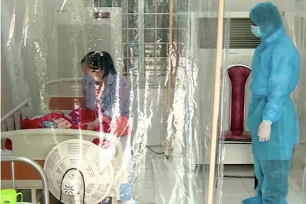 Sức khỏe bé 3 tháng tuổi nhiễm COVID-19 ổn định, sáng 20/2 ra viện Sức khỏe bé 3 tháng tuổi nhiễm COVID-19 ổn định, sáng 20/2 ra viện