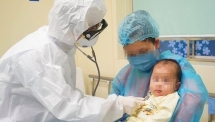 Bé 3 tháng tuổi nhiễm covid-19 đã được xuất viện