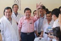 Việt kiều 73 tuổi nhiễm Covid-19 xuất viện