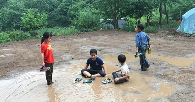 Trẻ kém thông minh, cản trở tính tò mò chỉ vì cha mẹ làm điều này
