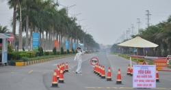 Tuyến đường huyết mạch quốc lộ 5A vắng lặng giữa mùa dịch Covid-19