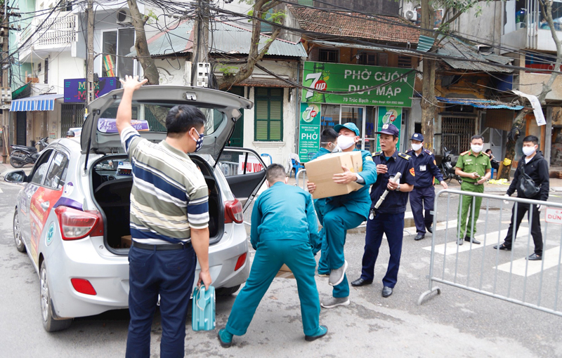 quan dan quan ba dinh no luc chong dich covid 19 tai phuong truc bach