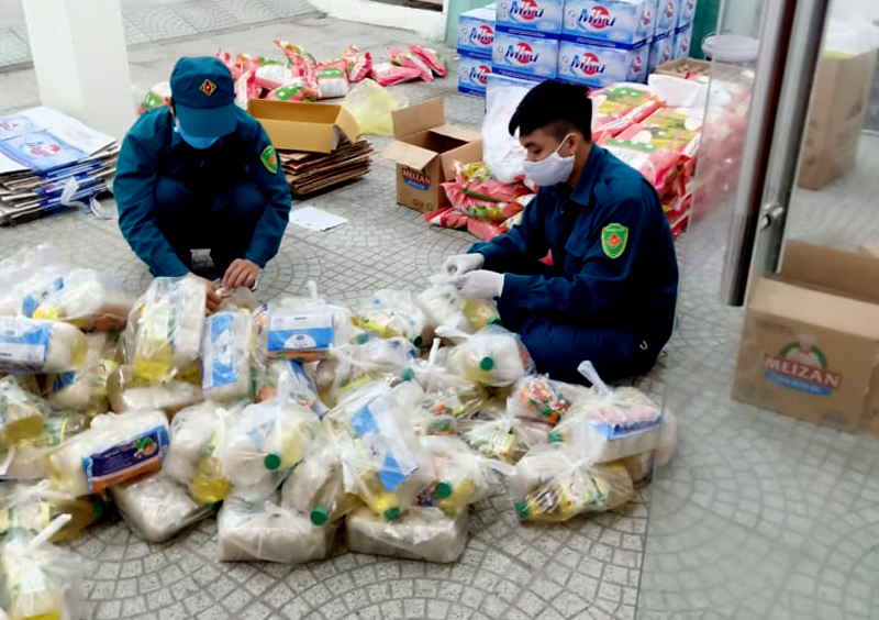 quan dan quan ba dinh no luc chong dich covid 19 tai phuong truc bach