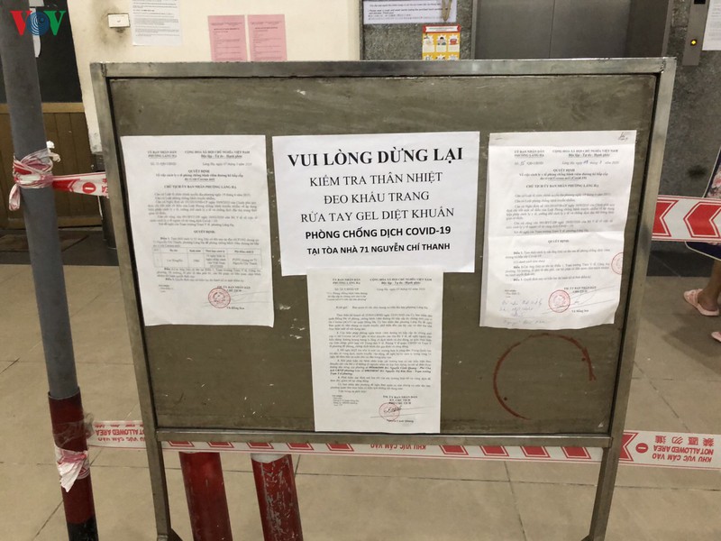 1 phu nu o ha noi tuc nguc va kho tho xe cap cuu lap tuc co mat