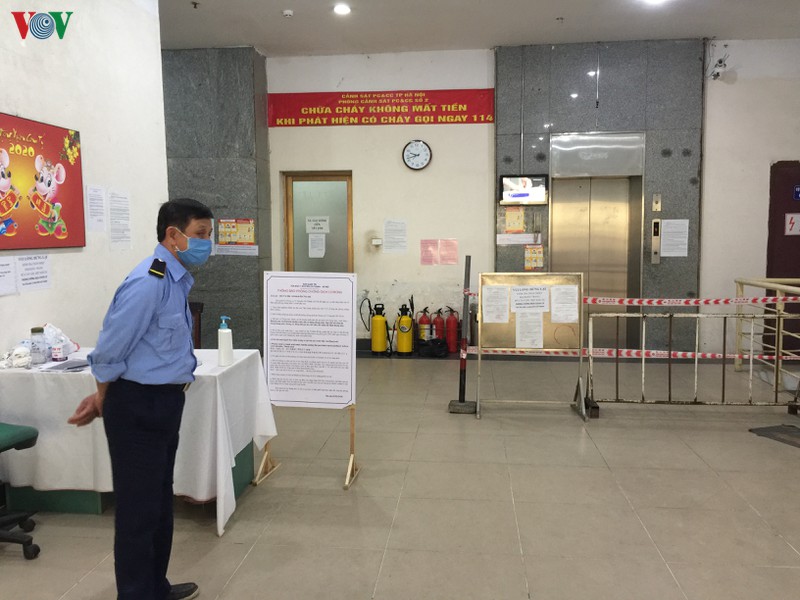 1 phu nu o ha noi tuc nguc va kho tho xe cap cuu lap tuc co mat