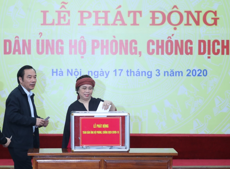 bac a bank ung ho 5 ty dong gop suc phong chong dich covid 19