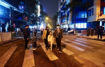 Phố Trúc Bạch hết cách ly