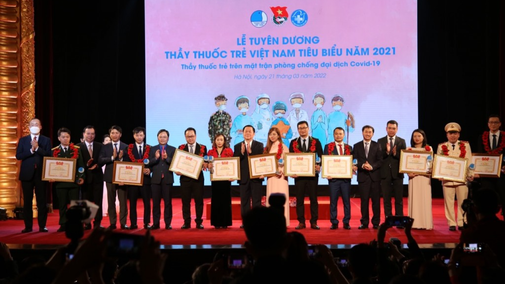 Vinh danh 10 Thầy thuốc trẻ Việt Nam tiêu biểu