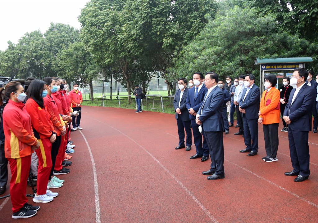 Bí thư Thành ủy Hà Nội Đinh Tiến Dũng động viên vận động viên, huấn luyện viên tham dự SEA Games 31