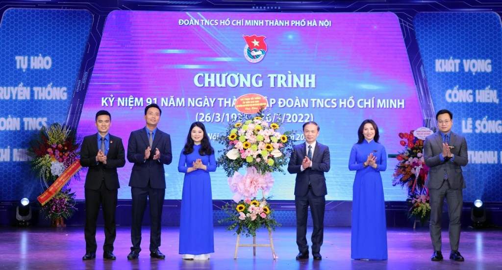 Khơi dậy, phát huy tinh thần tuổi trẻ trong học tập, lao động, cống hiến