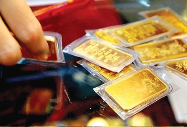 Giá vàng hôm nay (20/4): Vàng lùi sâu, USD - chứng khoán cùng tiến