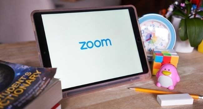 Singapore cấm sử dụng Zoom dạy học trực tuyến