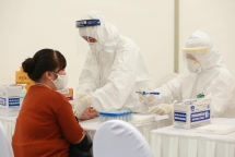 4 mẫu dương tính khi test nhanh ở chợ hoa Mê Linh đã âm tính với COVID-19