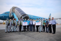 Tỷ phú Johnathan Hạnh Nguyễn tặng 750.000 khẩu trang, 16.500 bộ bảo hộ chống Covid-19 cho Philippines